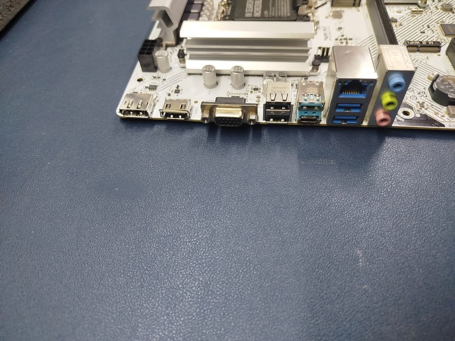 B760m-hdv m.2 ASRock ddr5 lga1700