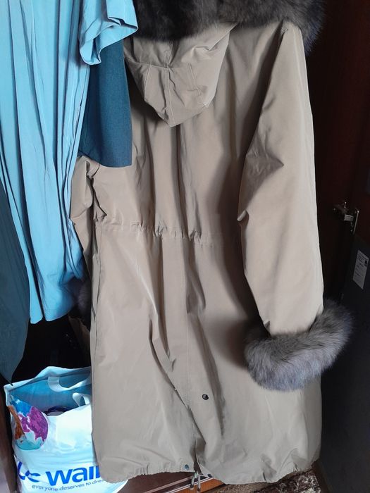 Продам парку почти новая