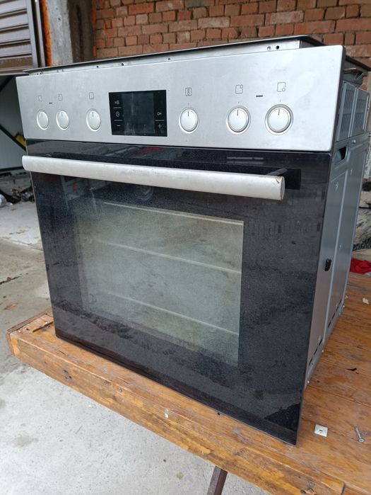 Комплект фурна BOSCH с керамичен плод