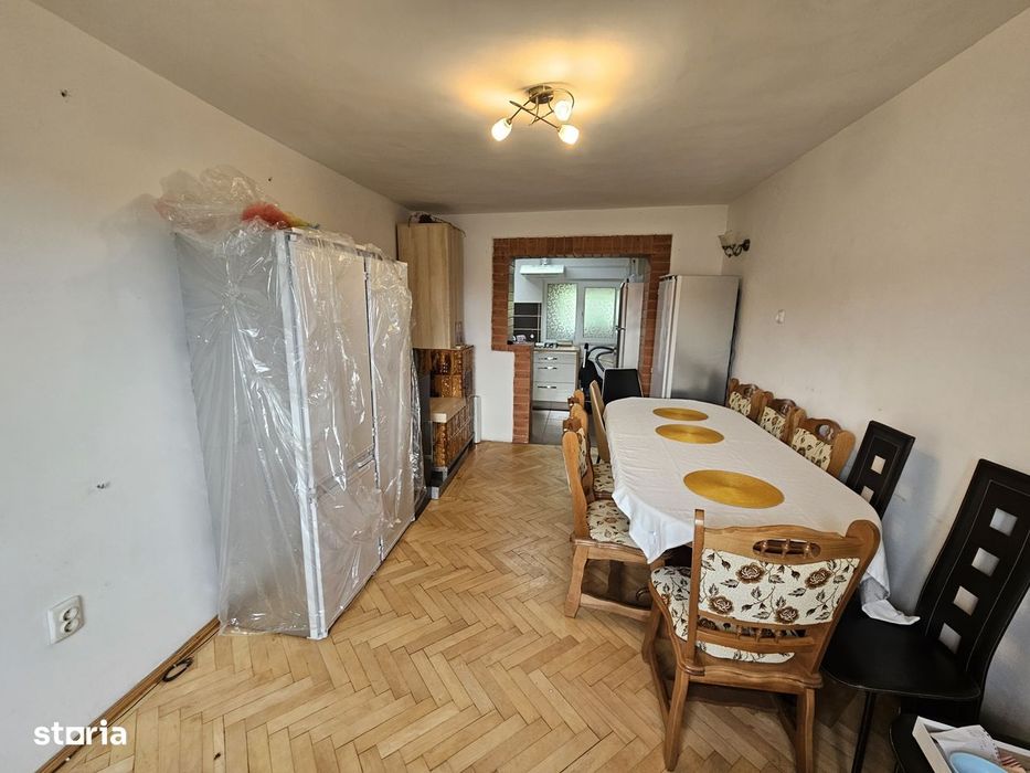 Casa pe parter 3 camere, teren 390 mp. Stefanesti , stradal