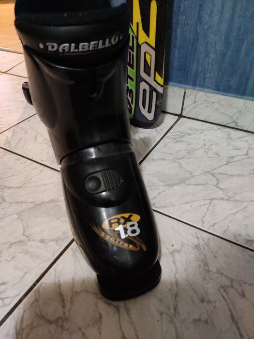 Ски и ски обувки+щеки