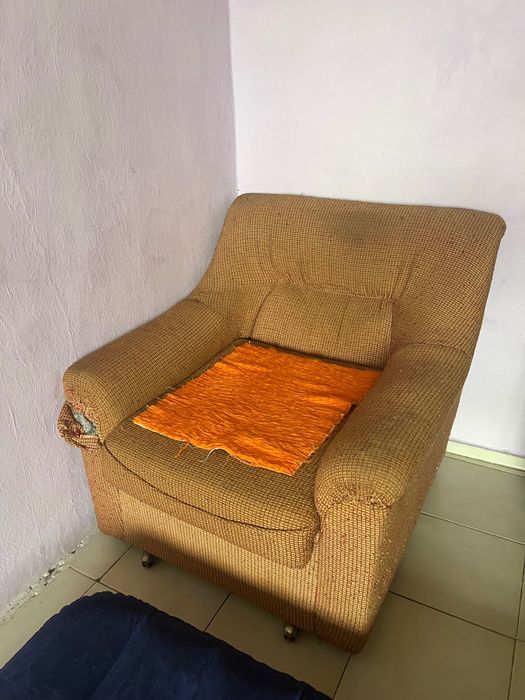 комплект диван, красло, и два фотьойла