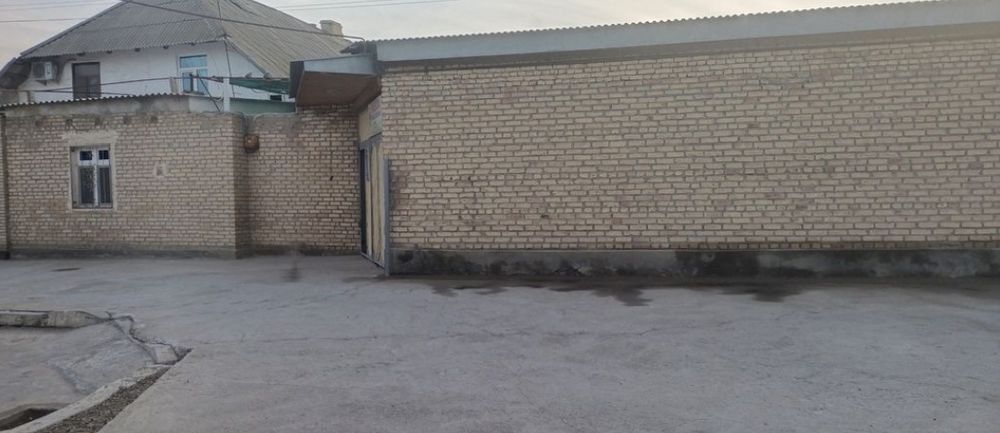Hovli tayyor biznesi bilan sotiladi.