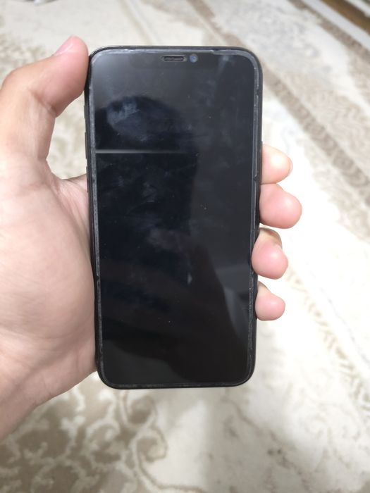 Iphone 11 pro 71% акб