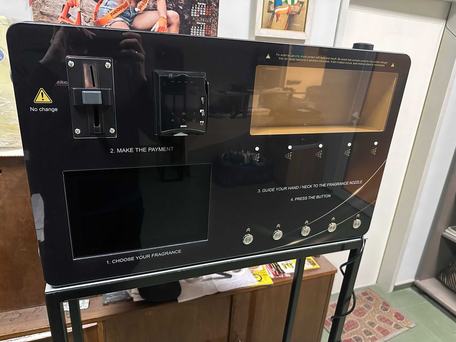 Вендинг машина за пръскане на парфюми