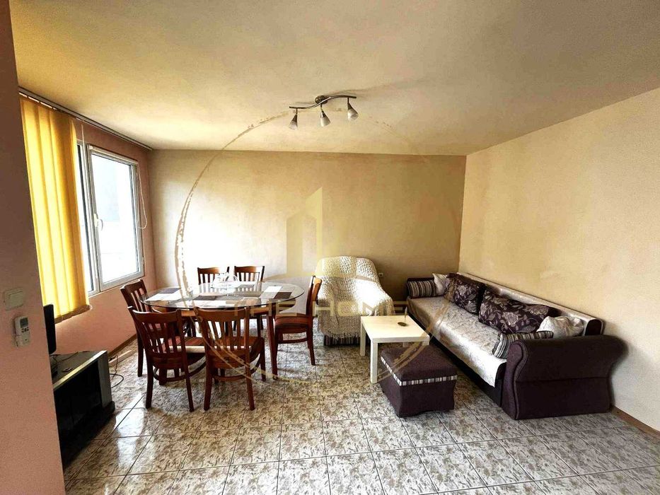 Дава се под наем Тристаен апартамент в Варна, Център - 72 кв.м за 550 € - Снимка #2