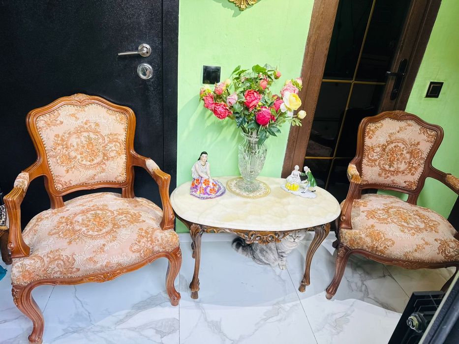 Продам набор мебели ,из дуба.