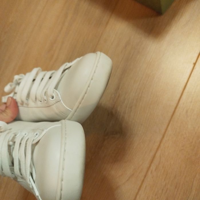 Бели оригинални маратонки Gucci