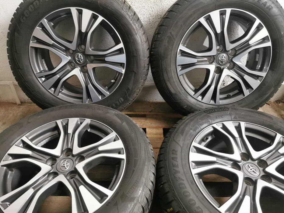 Jante Originale Toyota  Rav 4 . R17 cu anvelope de iarna