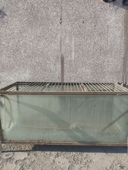 Akvarium sotiladi narxini kelishamiz