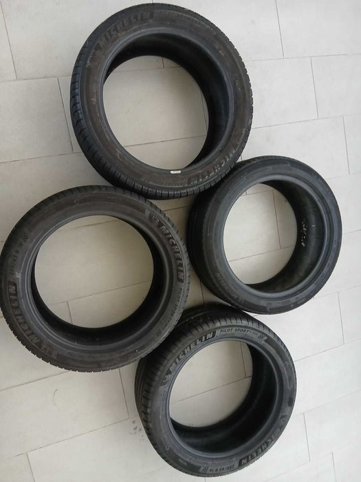 Set anvelope 2x MICHELIN 255/45 R19 vara PILOT SPORT 4 SUV  cu 2x MICHELIN 245/45 R19 PRIMACY 3 vara