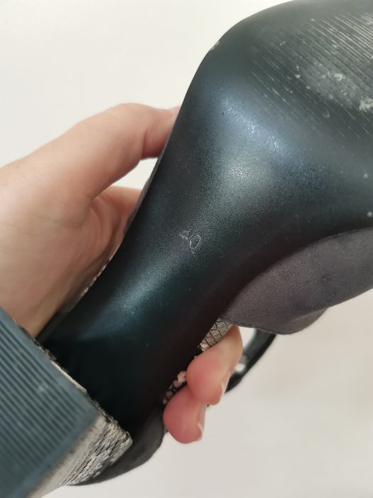 Женские босоножки