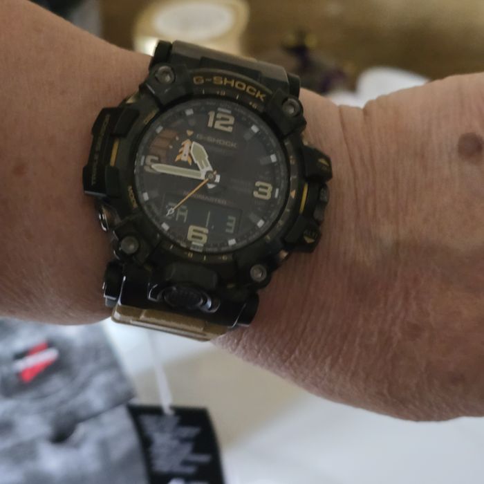 Продам часы CASIO G-SHOCK mudmaster GWG 2000