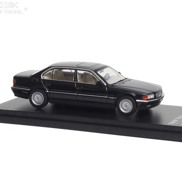 Коллекционная модель BMW E38