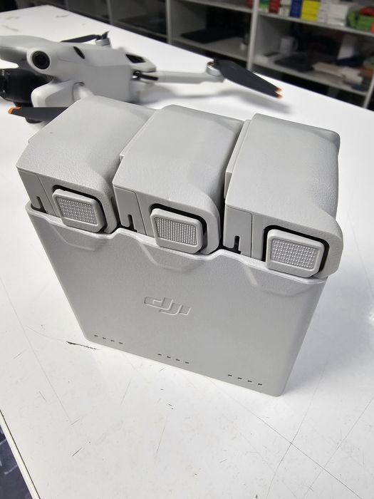 Квадрокоптер DJI mini 4 Pro