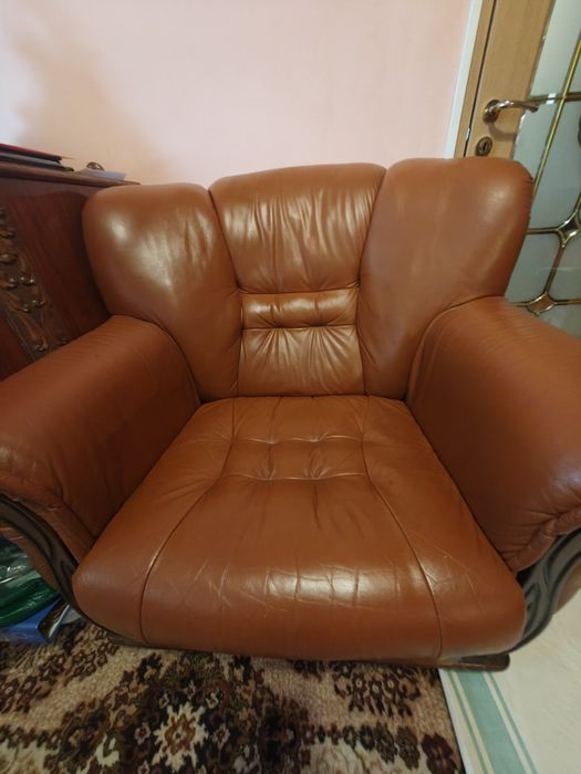 Set mobilier clasic complet:bufet, vitrină, pat, dulap, fotolii piele