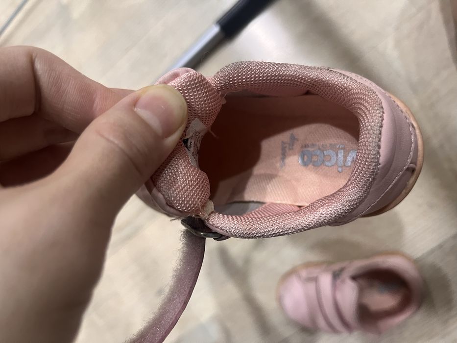 Демисезонные ботинки фирмы Vicco