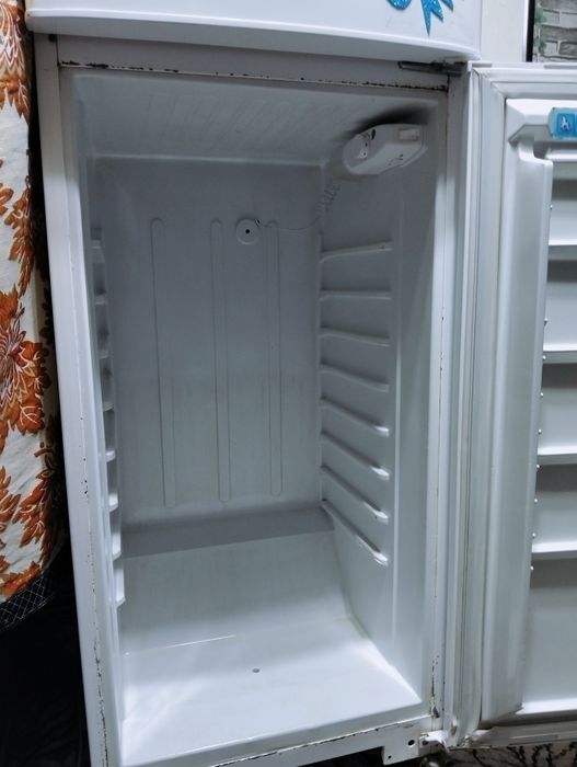 Arzon narxda muzlatgich sotiladi muzxona pastki muz xona alo darajada