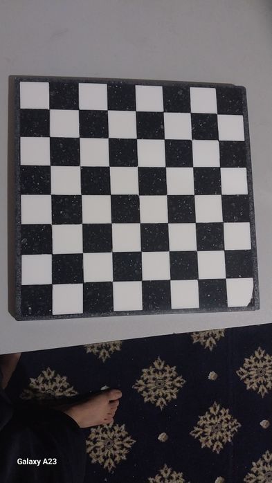 SHaxmat doskasi toshdan