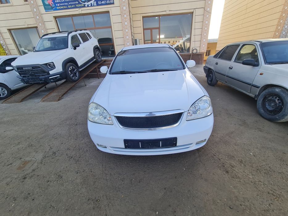 Lasetti 2009-yil kraska bor  udar bomagan butun mashin