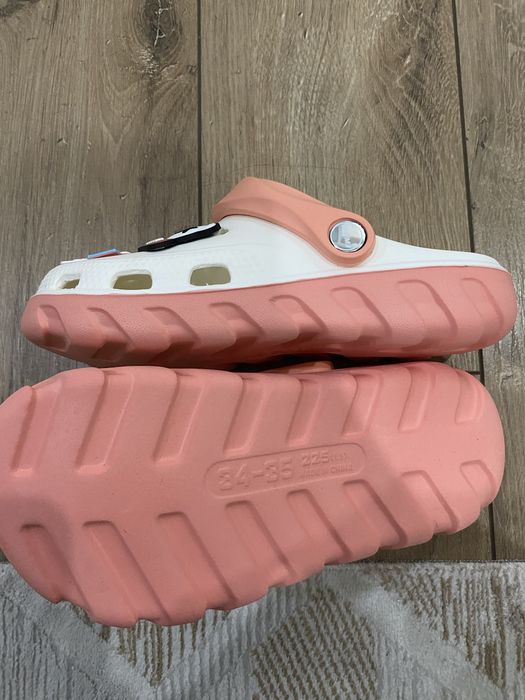 Десткие кроксы с шармиками