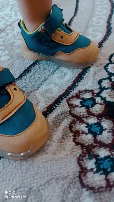 Кроссовки детские