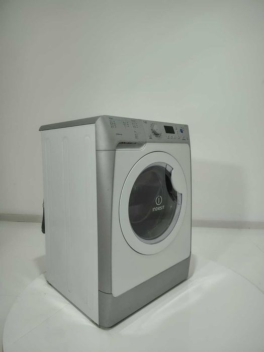 Masina de Spalat Rufe cu Uscator INDESIT B280