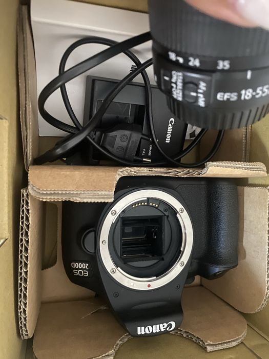 Продам Canon 2000