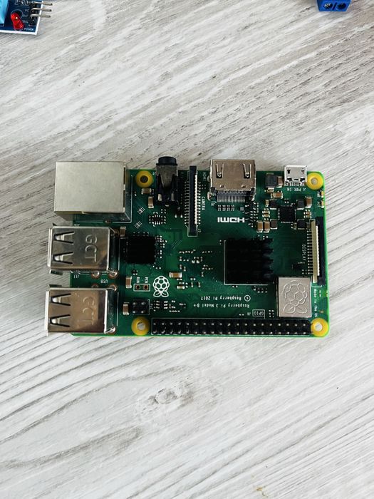 Raspberry Pi 3 Model B+ DEFECT – pentru piese / reparație