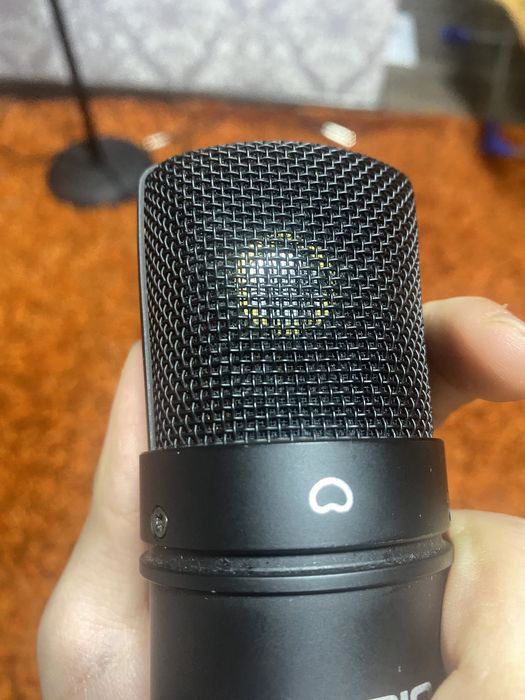 Микрофон M-Audio Nova Black