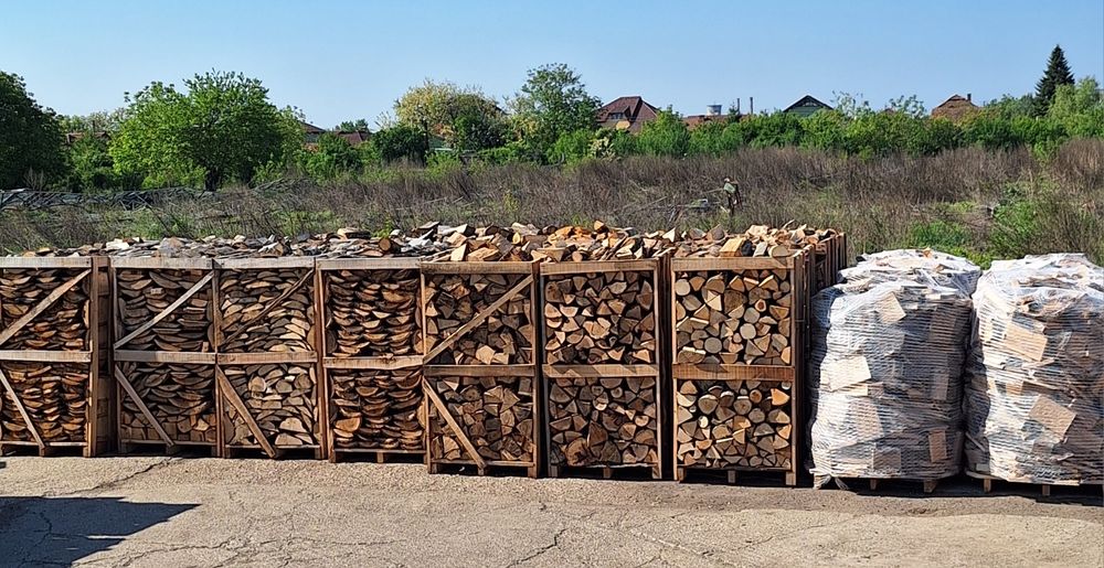 Oferta lemne de foc paletizat gata tăiate crăpate