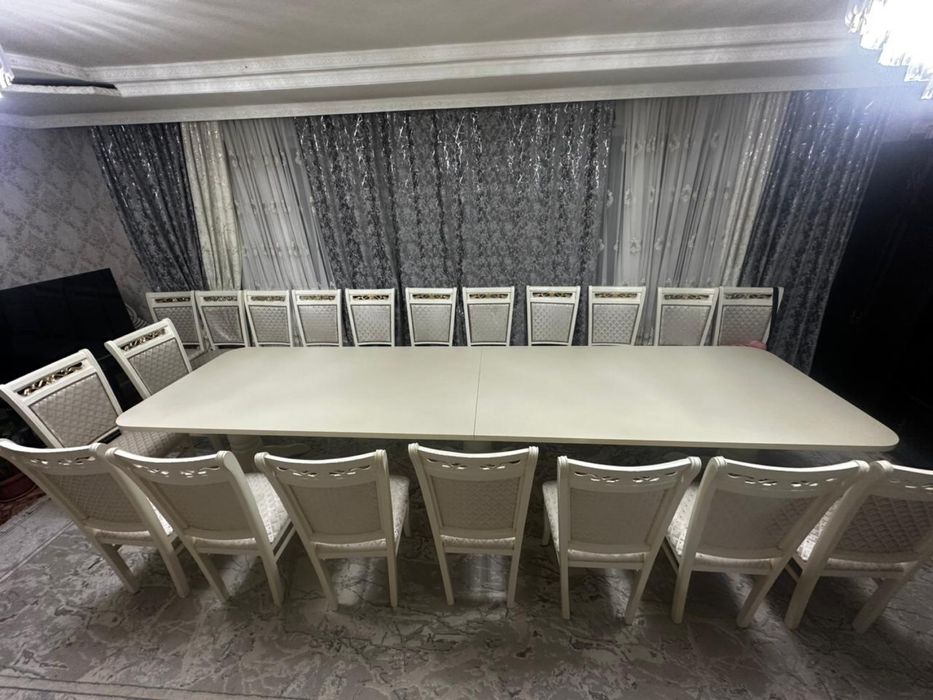 Стол 4,5м-5м.  Стулья 20