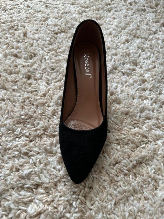 Продам туфли и кроссовки