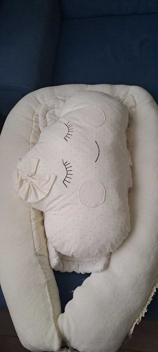 Двулицево бебешко гнездо