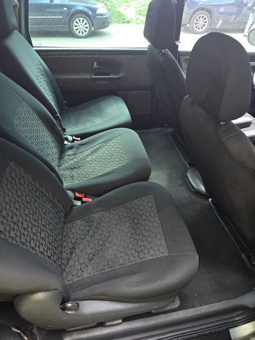 De vinzare ford galaxy 2004