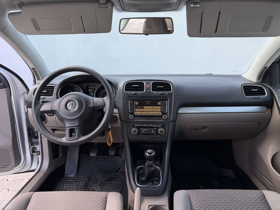 VW Golf VI , 1.6 TDI, 105 CP – an 2011