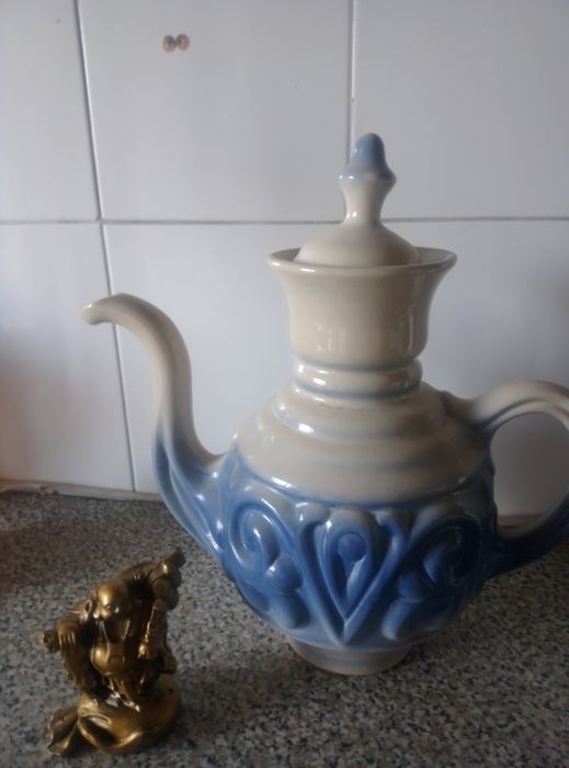 Чашки  миски нержавейки. Термос 1.2 литр.