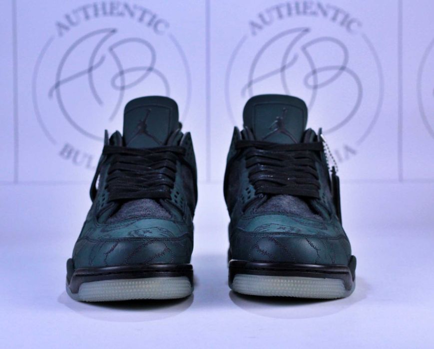 Nike Air Jordan Retro 4 Midnight Navy KAWS Black Lightning Neon Обувки