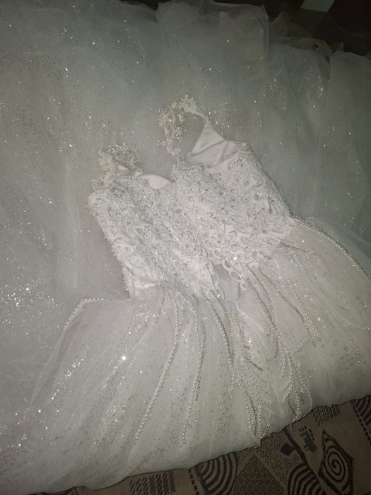 Vand rochie de mireasa stil printesa
