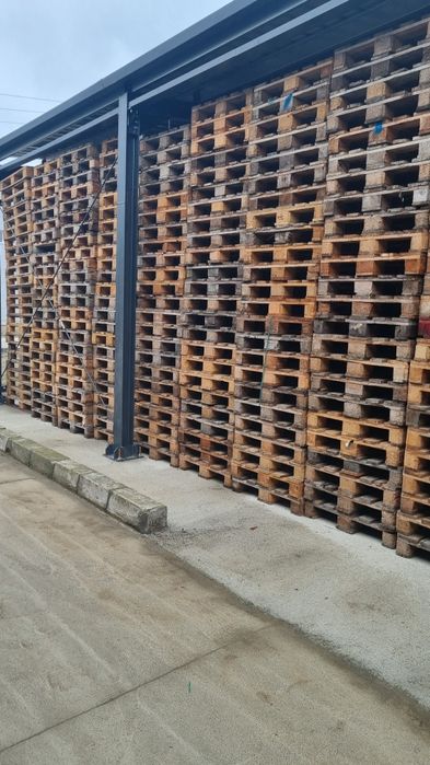 Vând paleti euro și NON euro