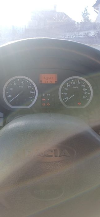 Vând Dacia Logan 2005