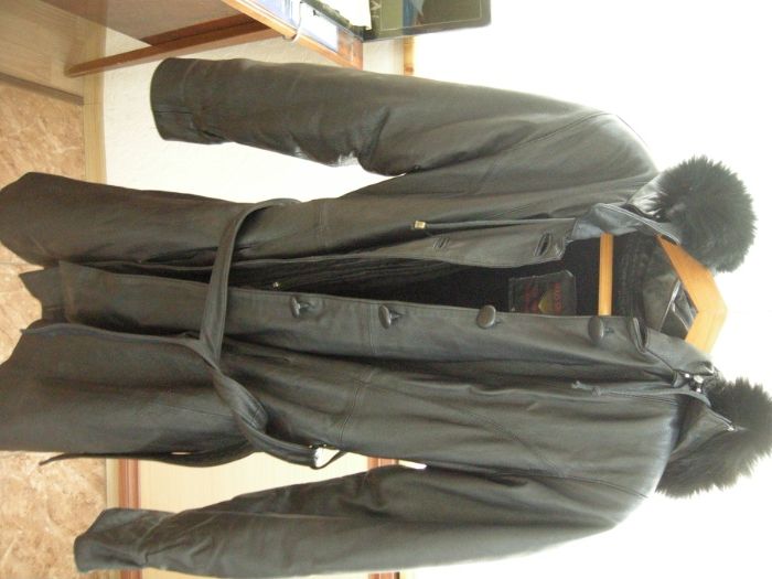 Куртка женская, с капюшоном