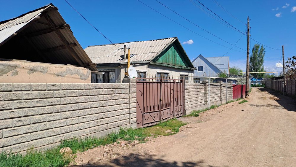Дом в центре города Шу со всеми удобствами