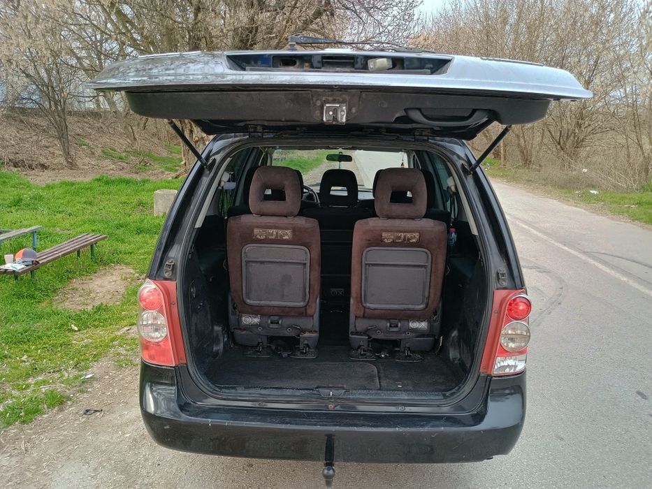 Продавам Мазда МПВ