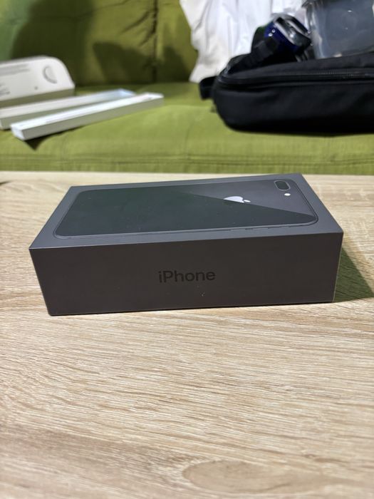 Iphone 8 plus , 512 GB;