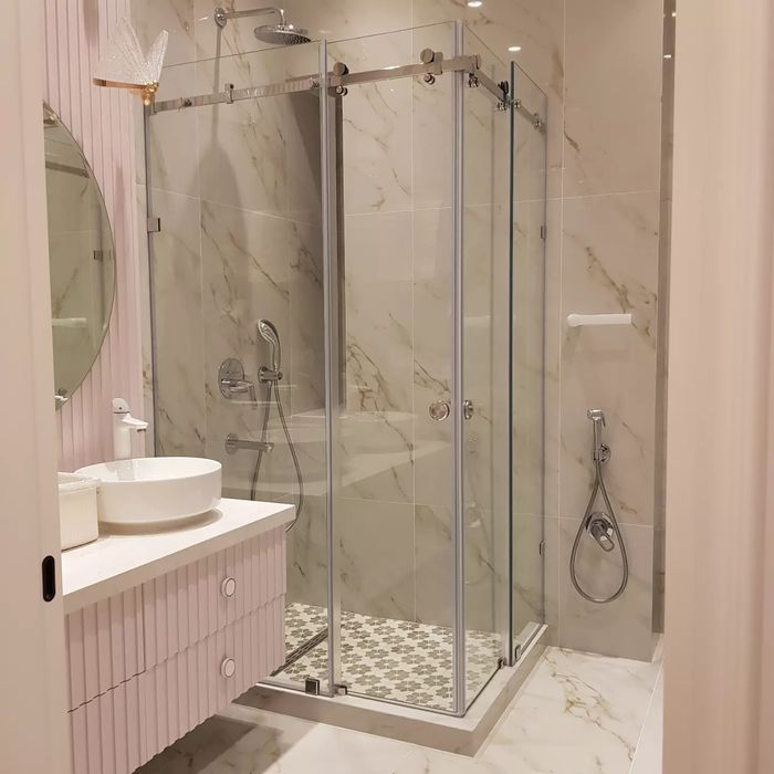 Душевые кабины и перегородки для ванн