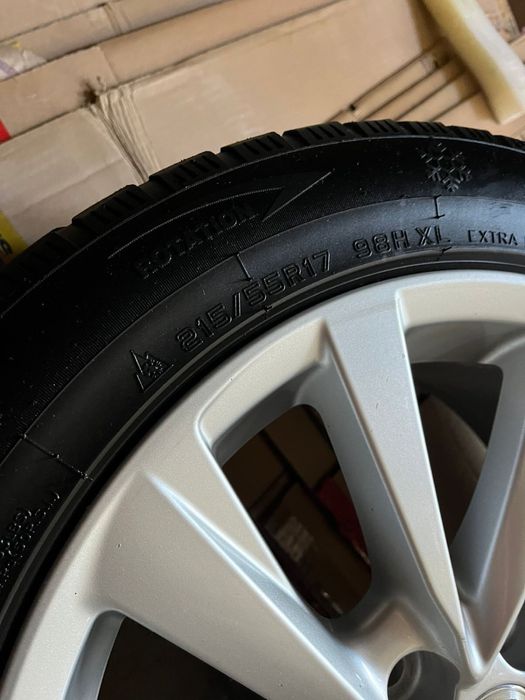 Зимние шины 215/55/17