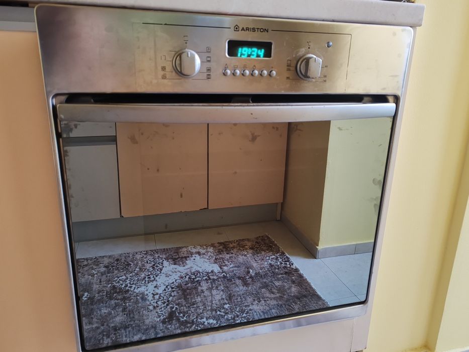 Ariston. Фурна за вграждане