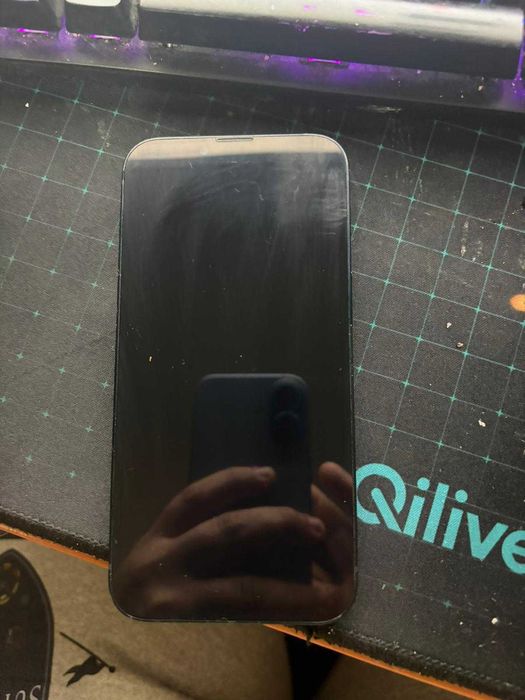 Iphone 13 256gb 81% baterie