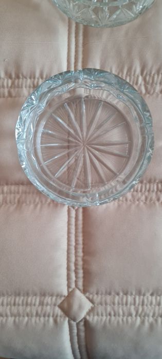 Кристални пепелници и други.